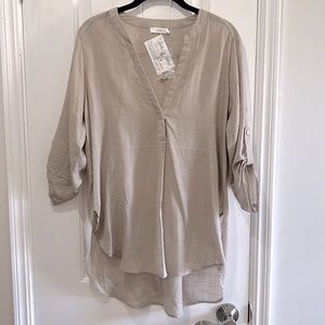 NWT LUSH Khaki/Tan V-neck long sleeve rolls up w button to shorten hi low top